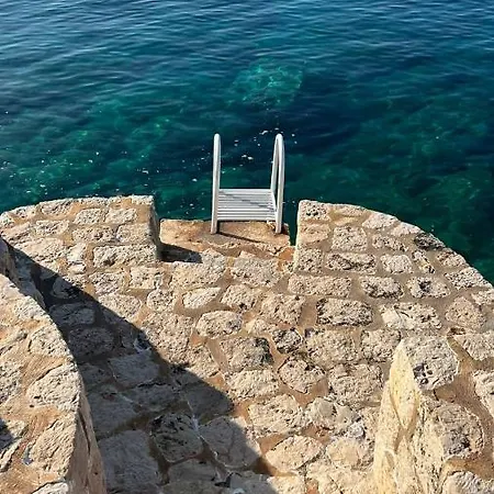 The Best Place With A Private Beach וילה
