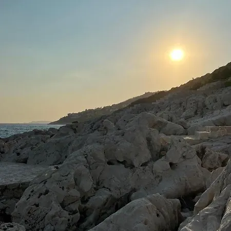 The Best Place With A Private Beach וילה